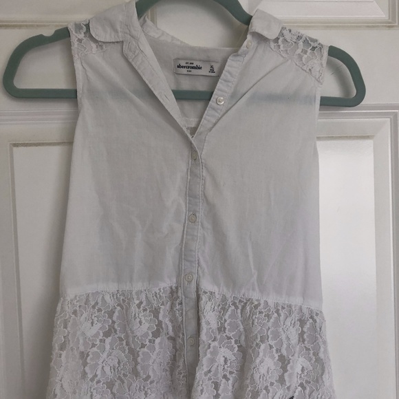 Lace Button-Up Sleeveless Blouse - Picture 1 of 3
